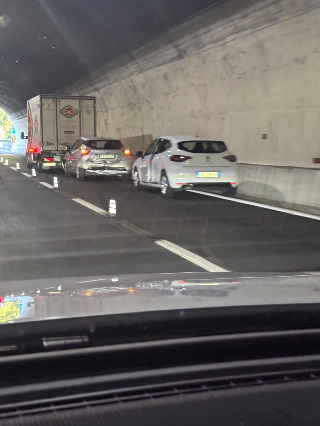 Campofilone - Due incidenti in galleria: tre feriti lievi e code in A14